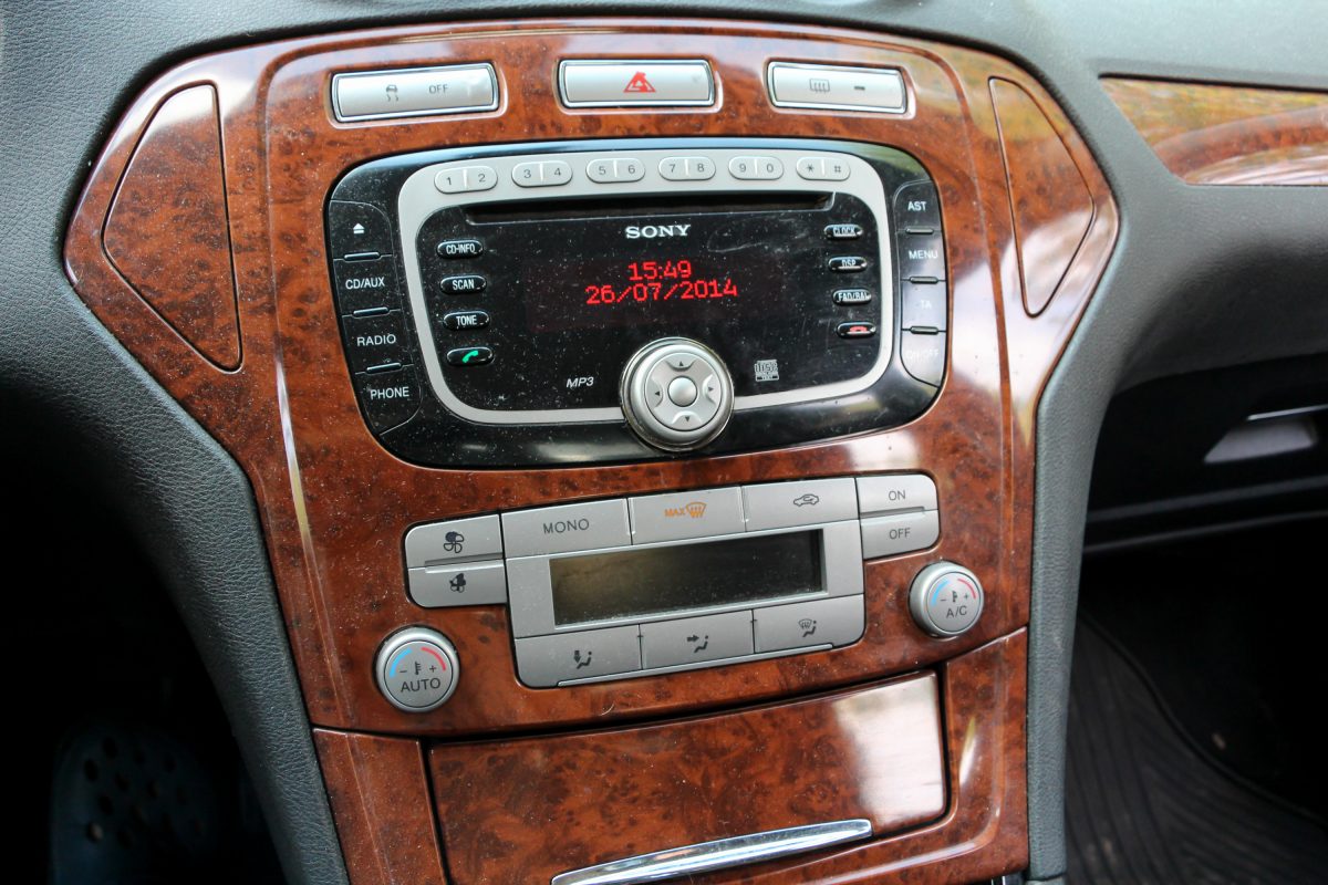 FORD MONDEO