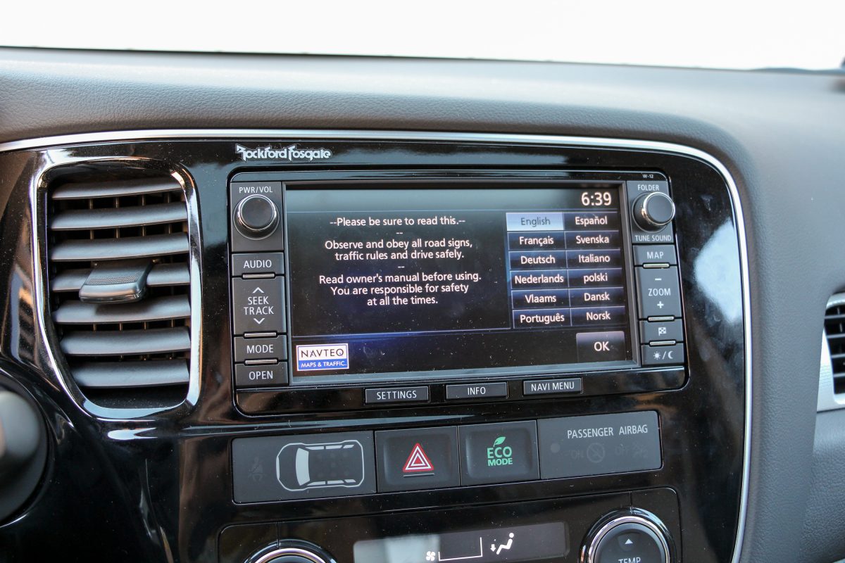 MITSUBISHI OUTLANDER