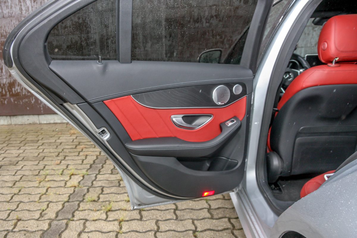 MERCEDES-BENZ C-OSZTÁLY