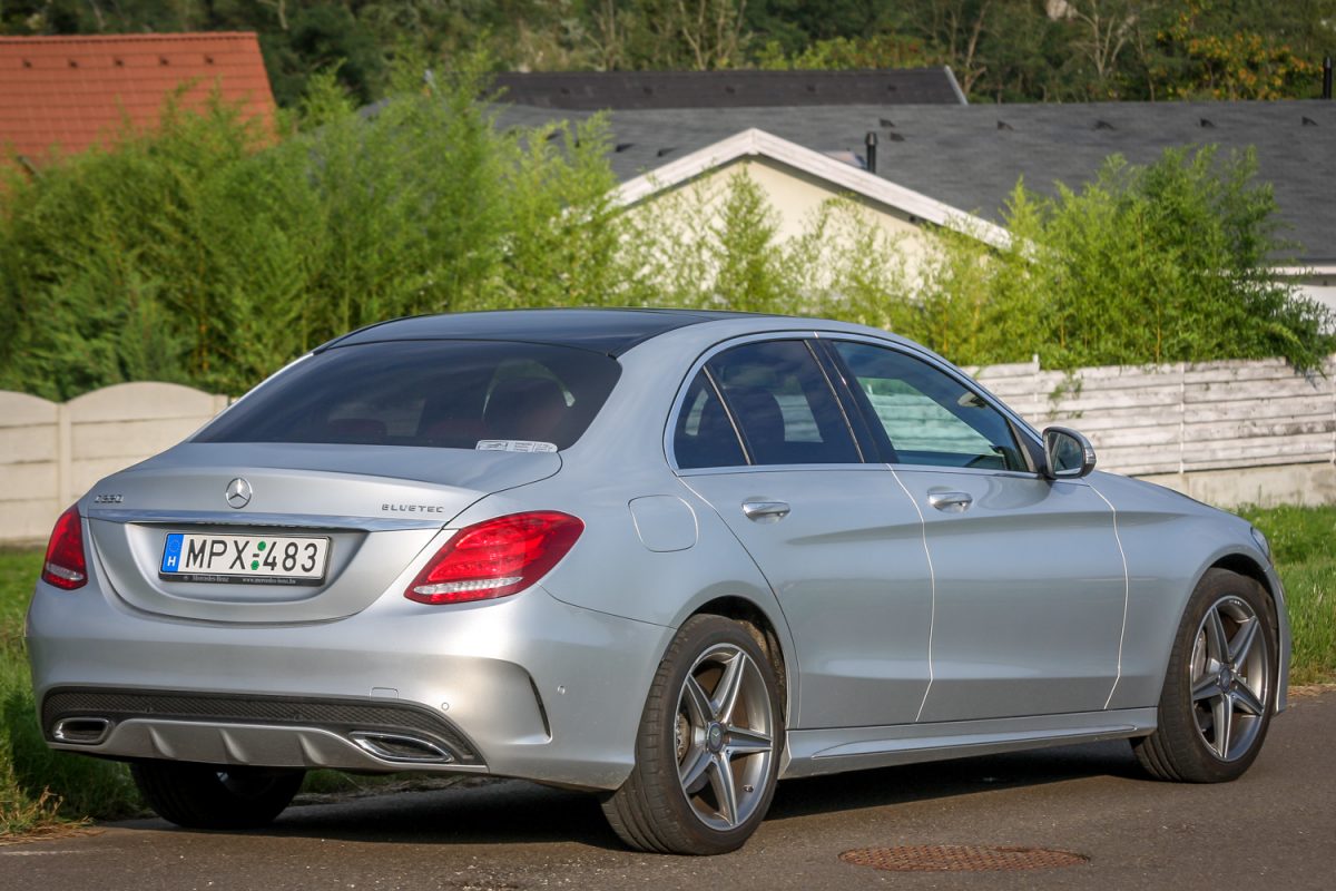 MERCEDES-BENZ C-OSZTÁLY