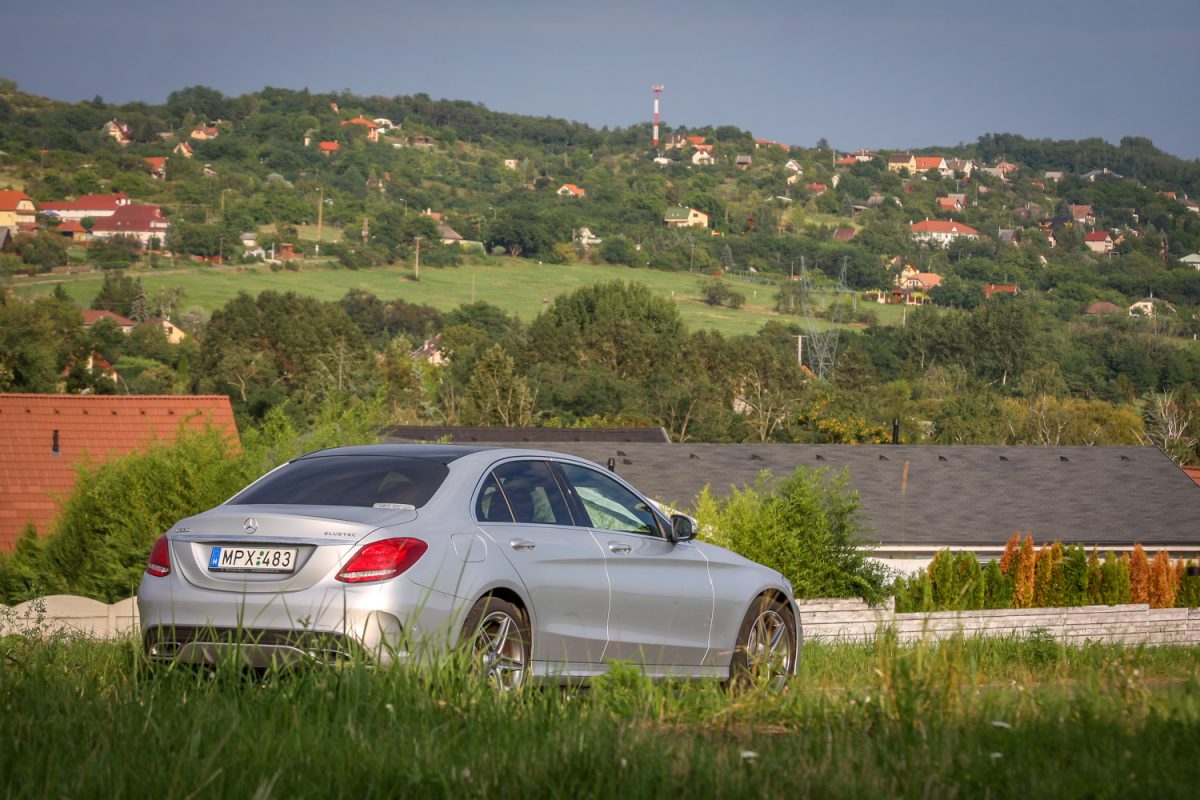 MERCEDES-BENZ
