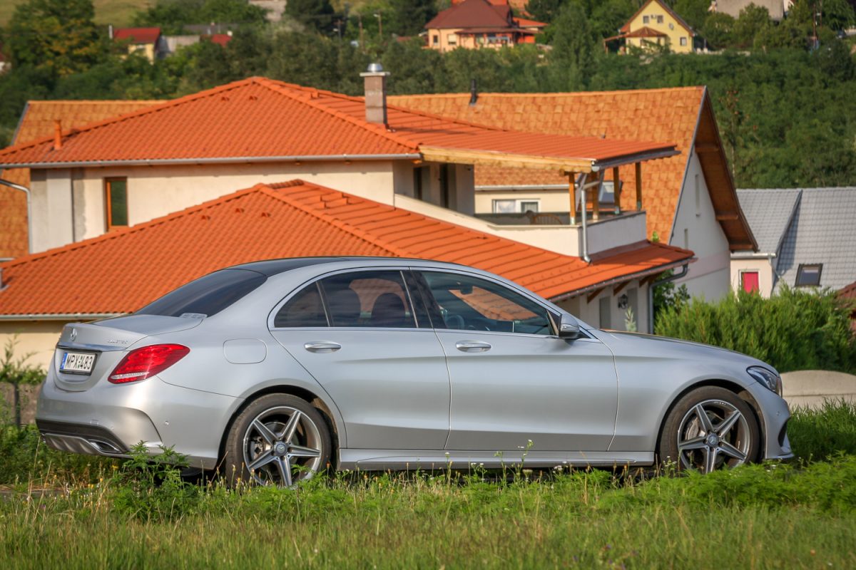 MERCEDES-BENZ