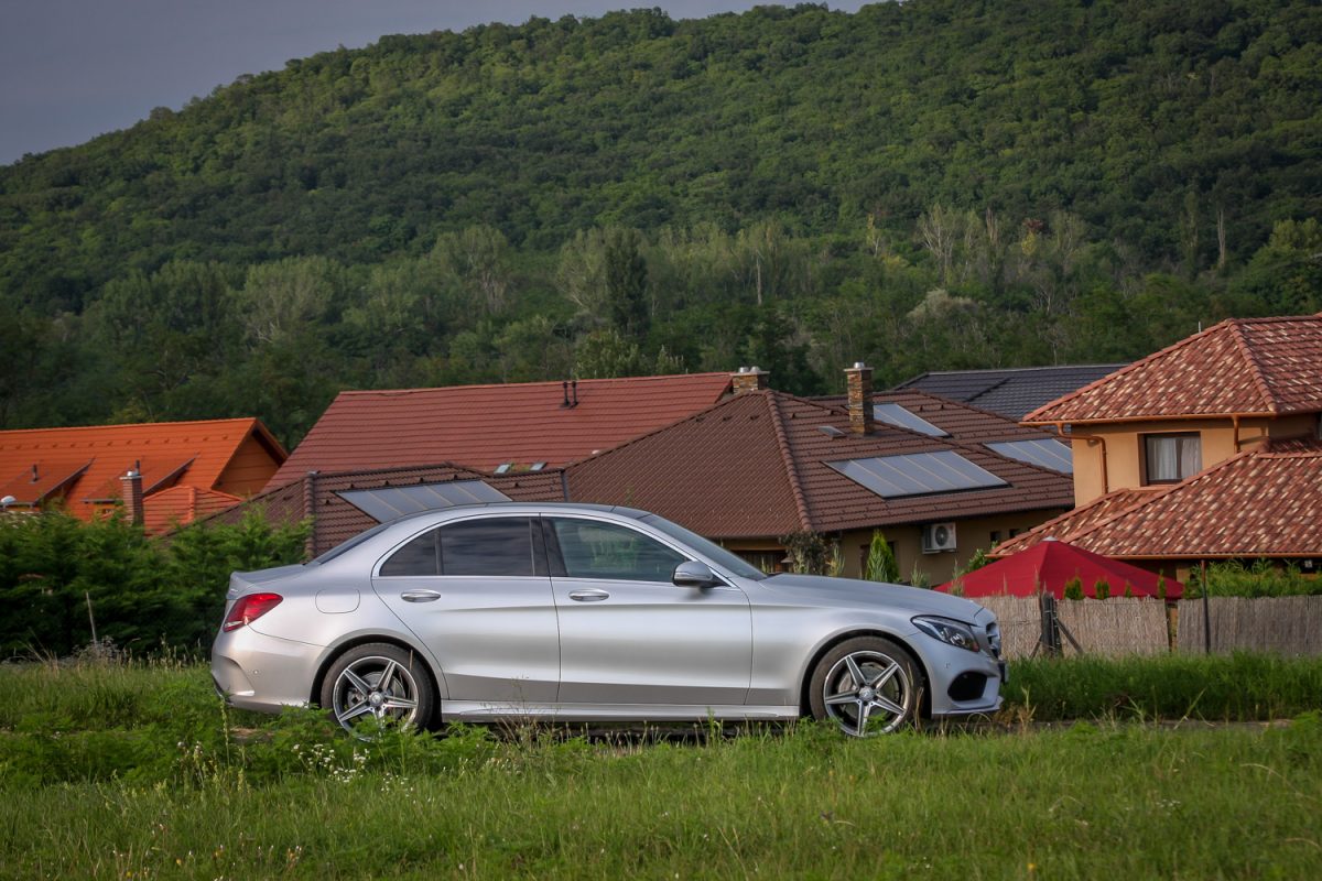 MERCEDES-BENZ