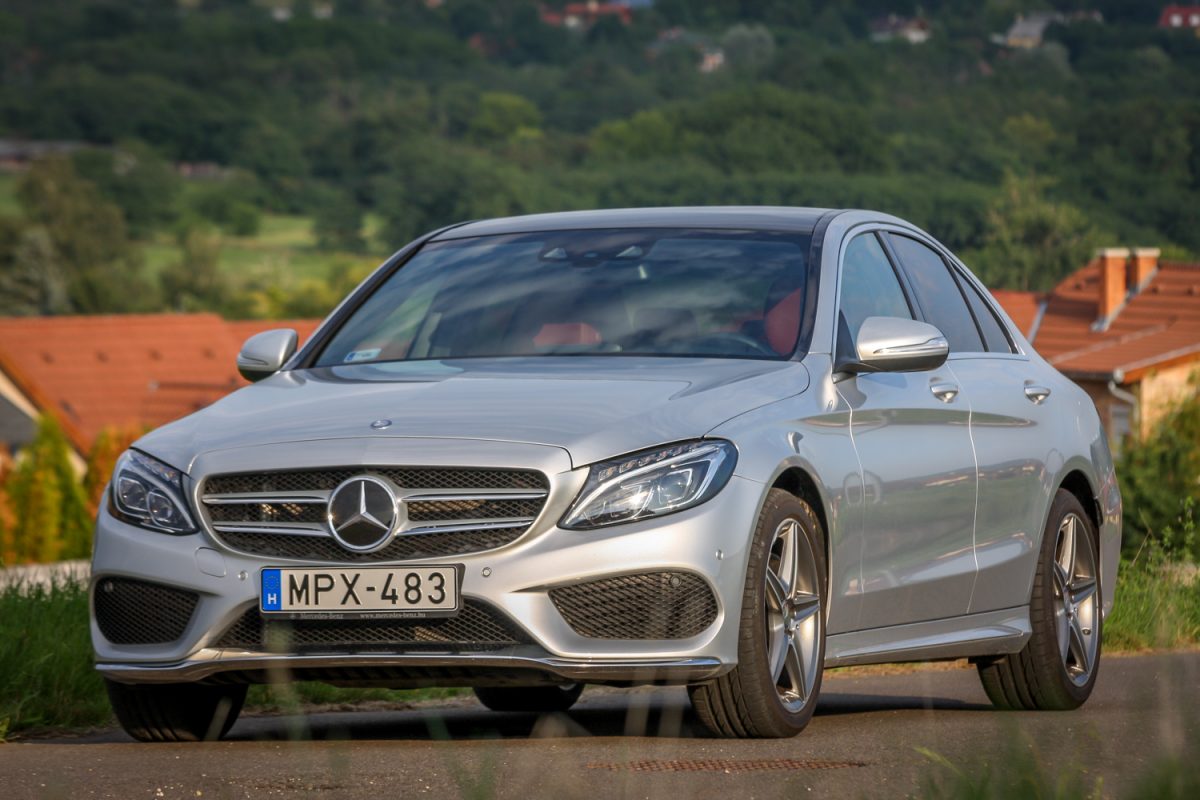 MERCEDES-BENZ C-OSZTÁLY