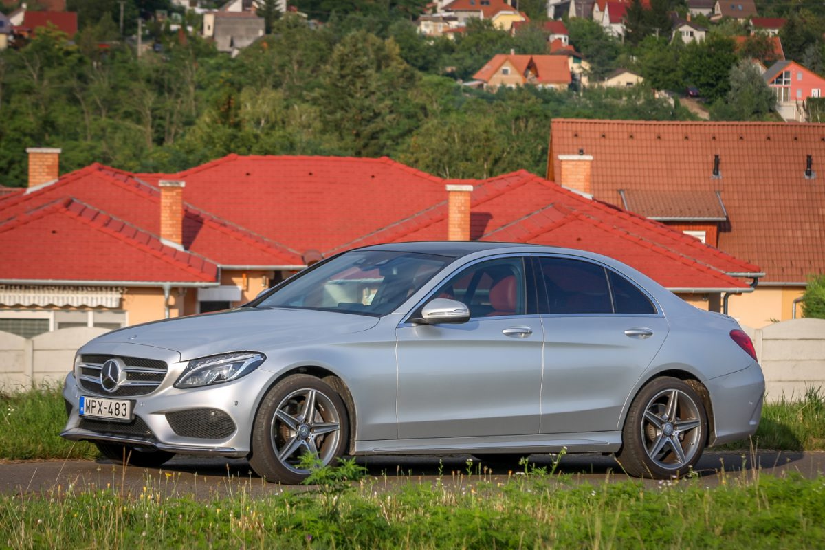 MERCEDES-BENZ C-OSZTÁLY