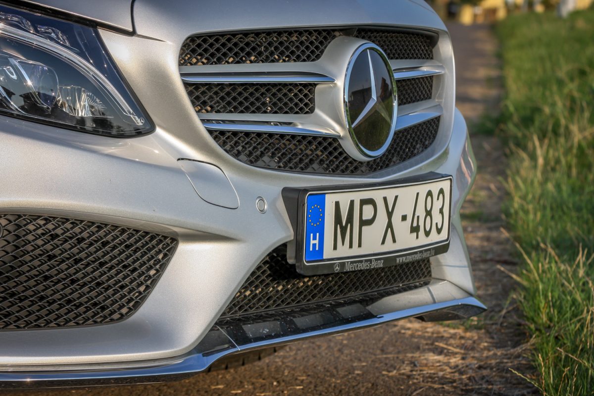 MERCEDES-BENZ C-OSZTÁLY
