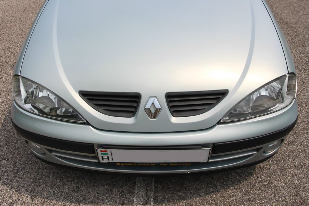 RENAULT