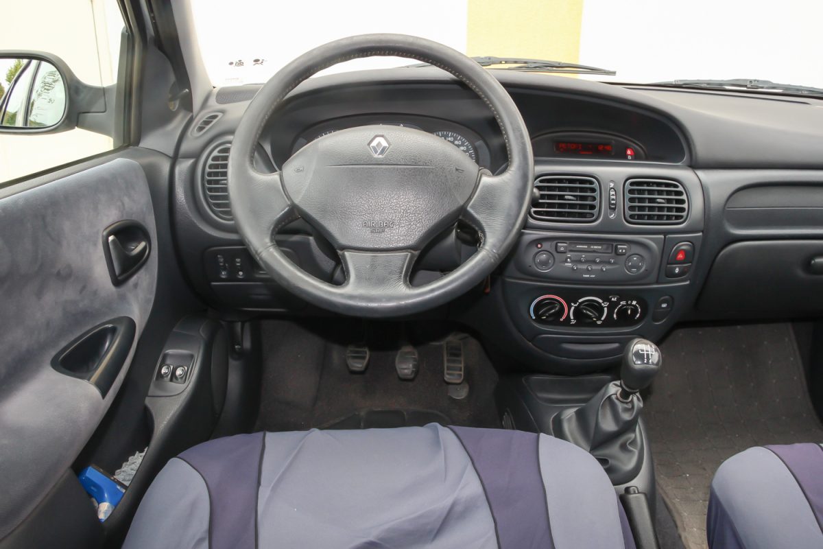 RENAULT