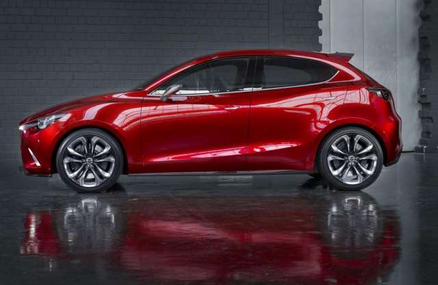 2-es fölé, 3-as alá: Mazda Hazumi Genfben