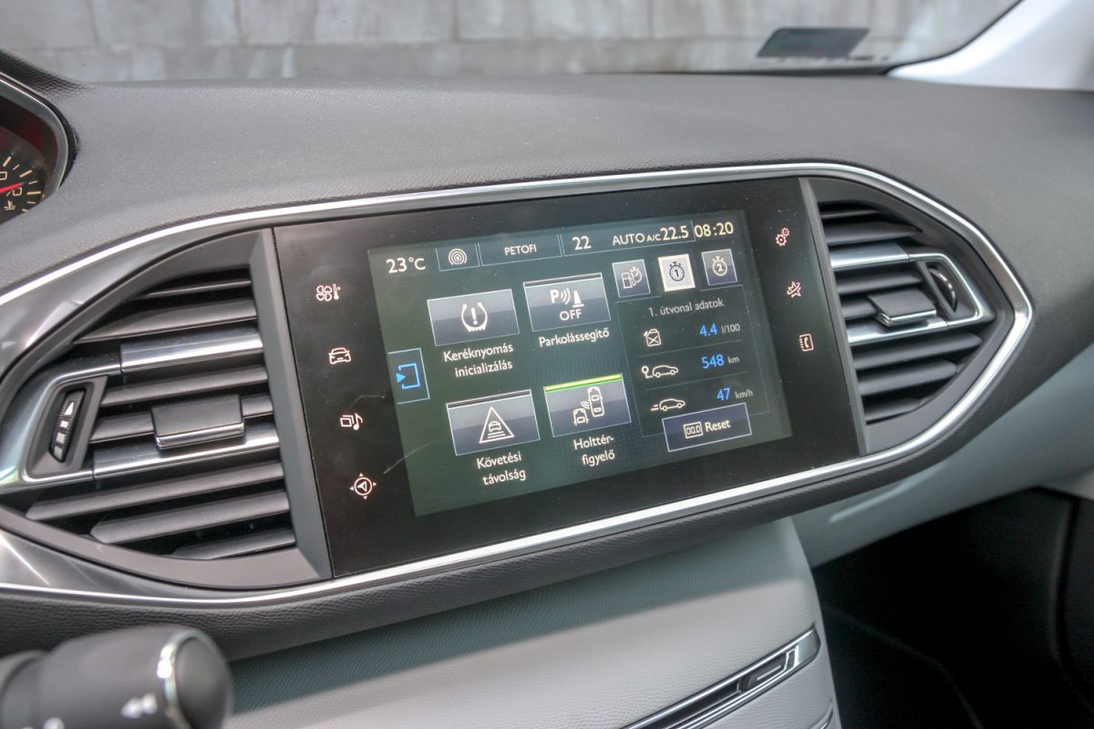 PEUGEOT 308