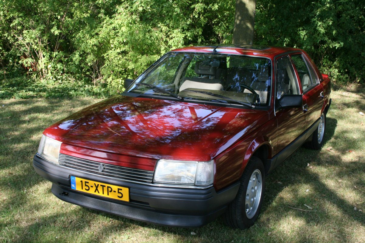 RENAULT R 25