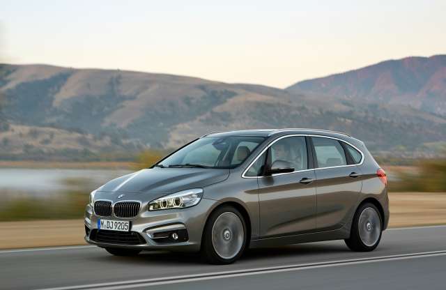 Két padlóvázra épülne az összes BMW, négyre az összes Mercedes