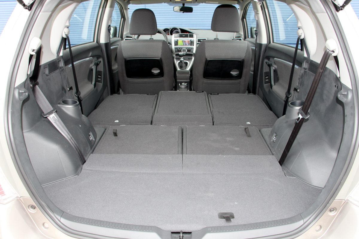 TOYOTA VERSO