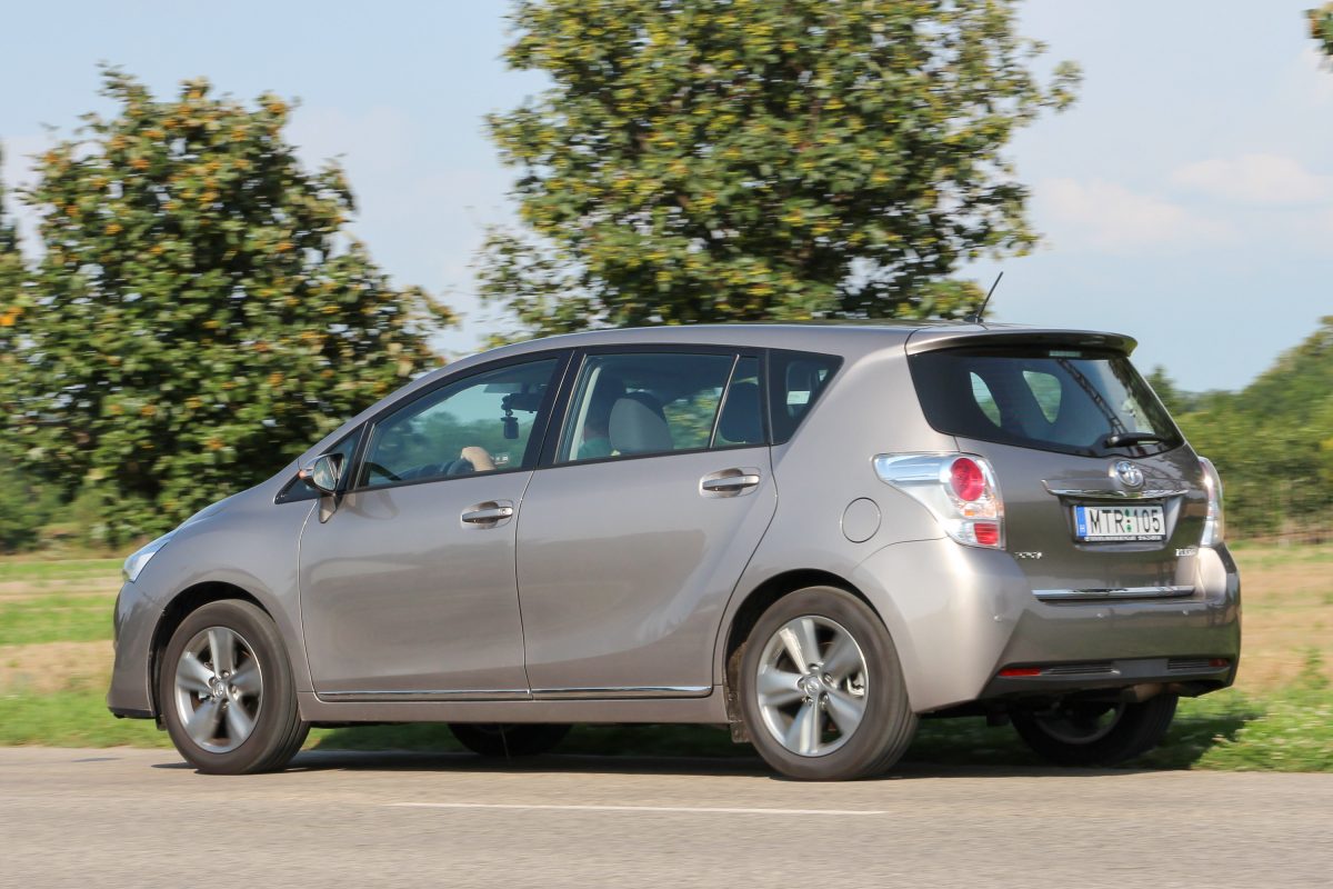 TOYOTA VERSO