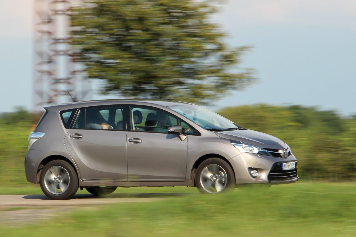 TOYOTA VERSO