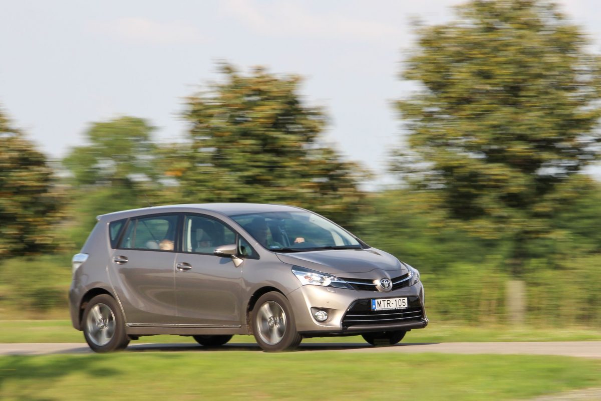 TOYOTA VERSO