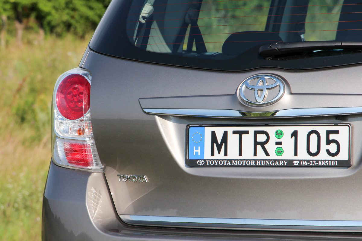 TOYOTA VERSO