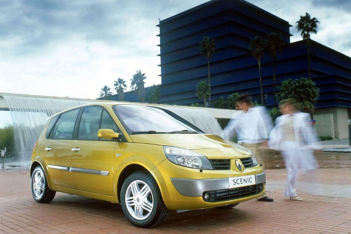RENAULT