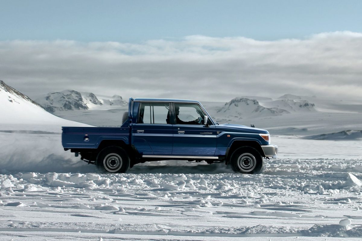 TOYOTA LAND CRUISER