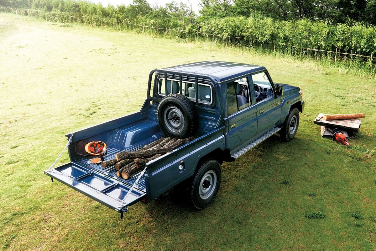 TOYOTA LAND CRUISER