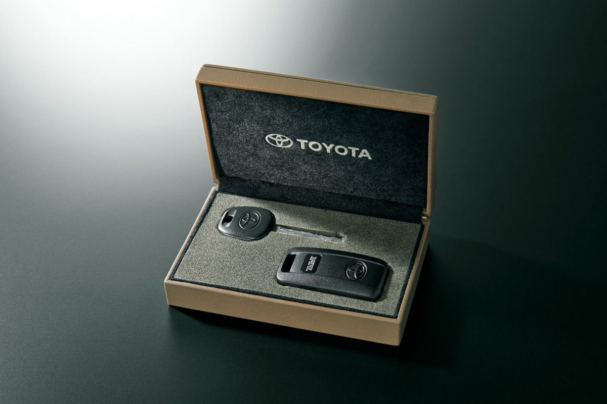 TOYOTA LAND CRUISER