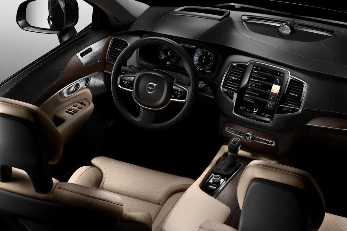 VOLVO