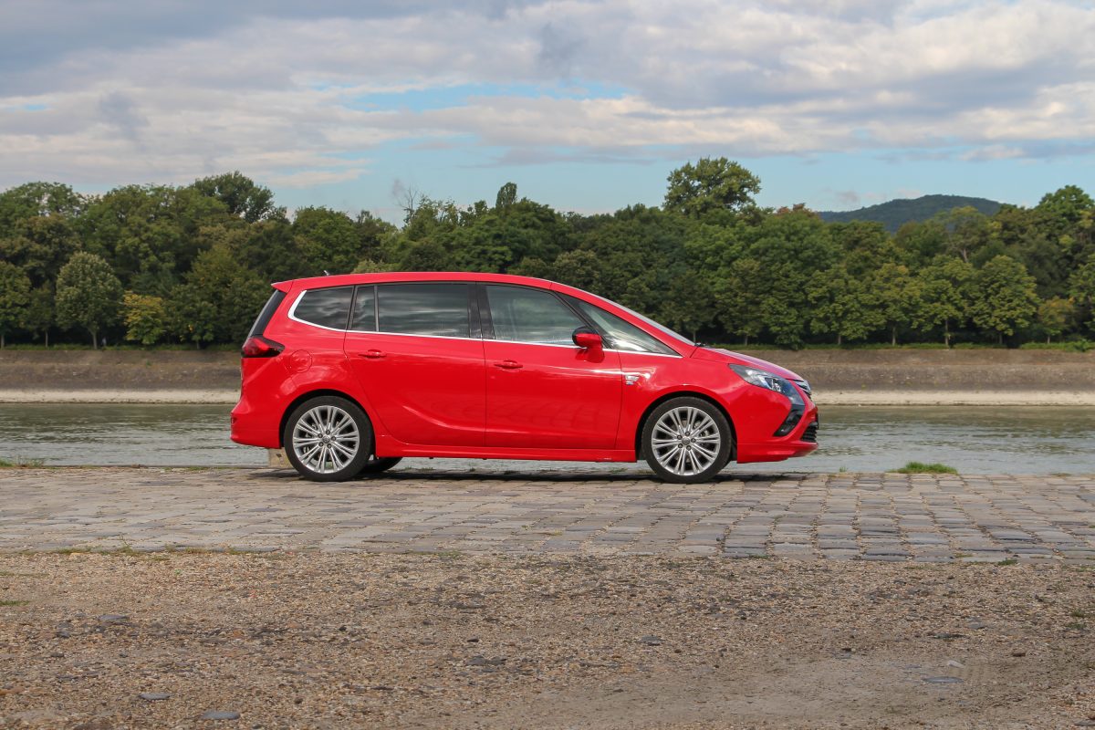 OPEL ZAFIRA TOURER