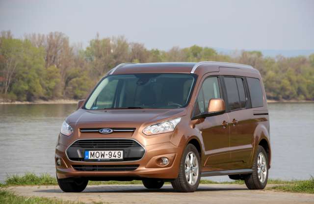 Nagyra nőtt! Ford Grand Tourneo Connect teszt