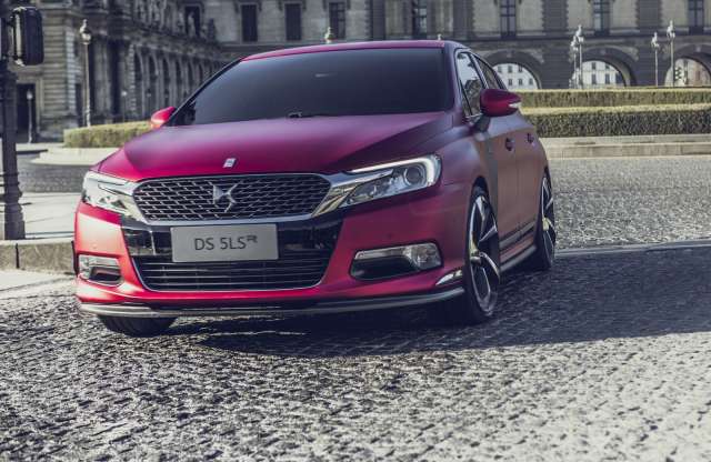 300 lóerős szedán a Citroëntől