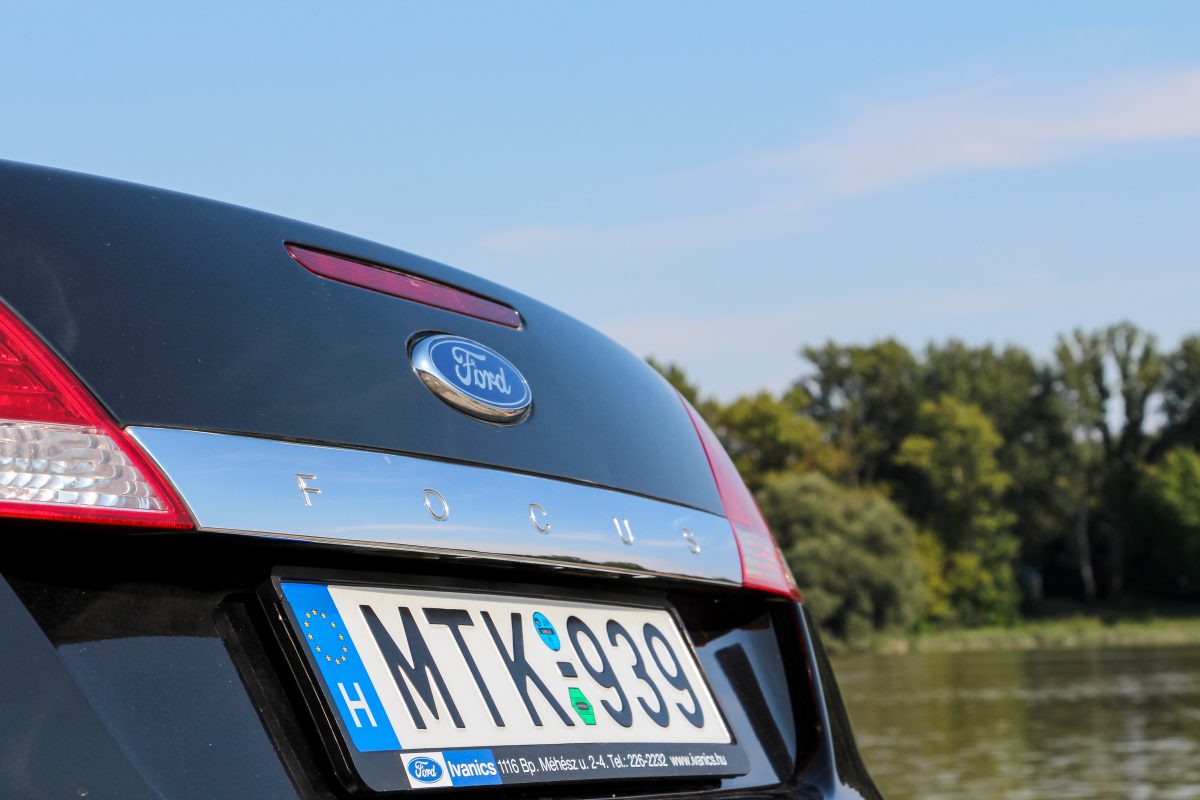 FORD FOCUS