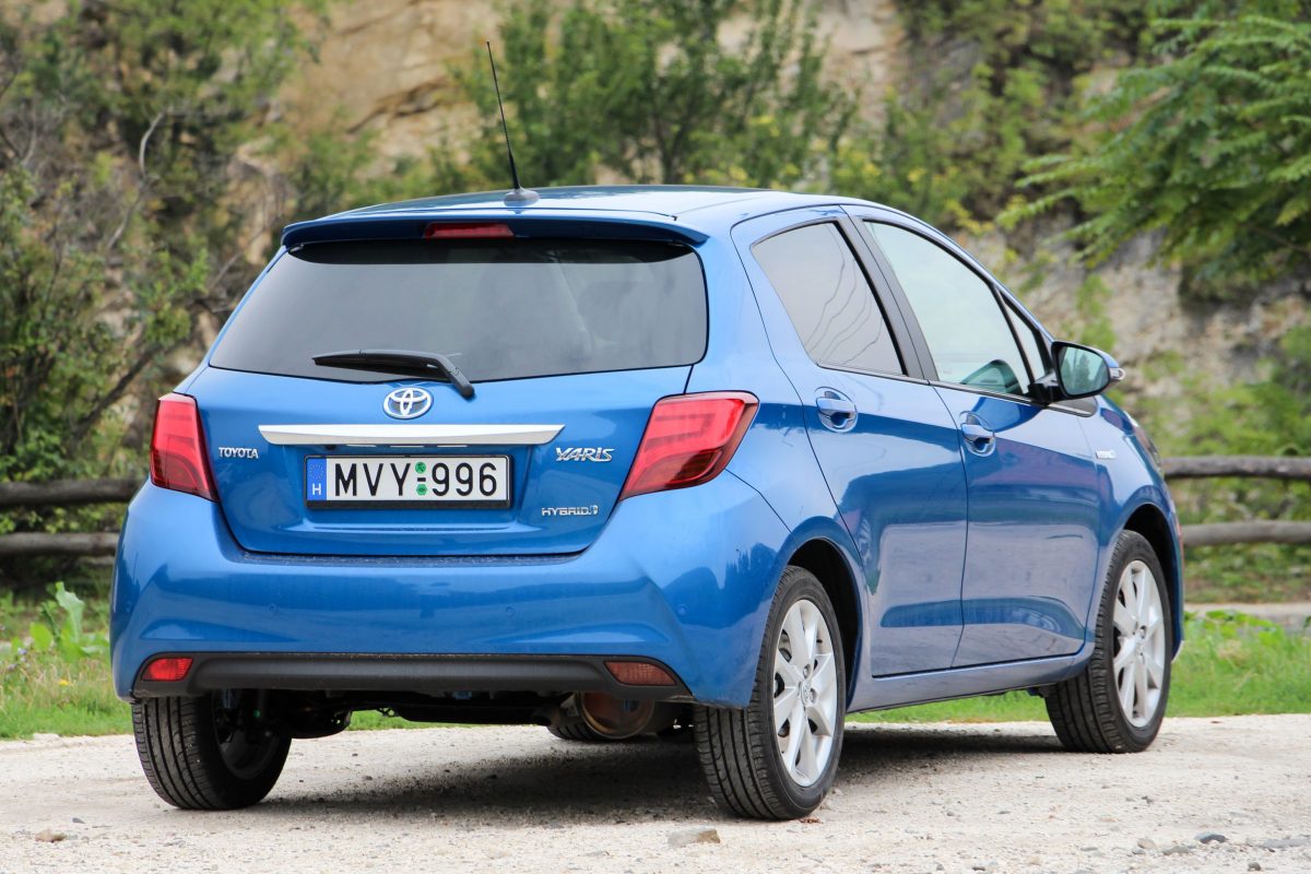 TOYOTA YARIS