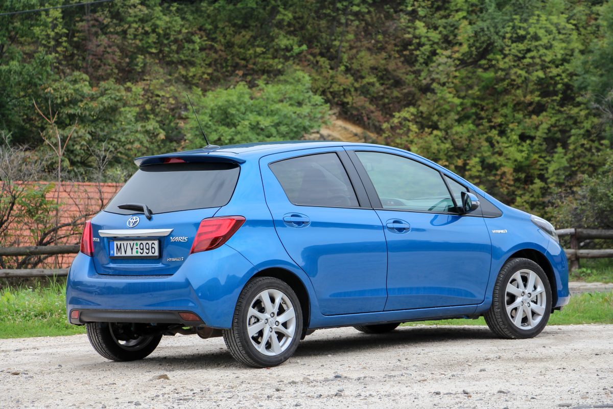 TOYOTA YARIS