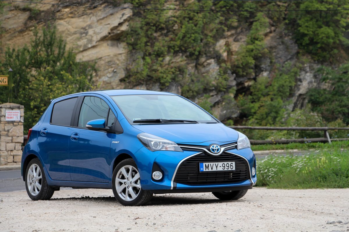 TOYOTA YARIS