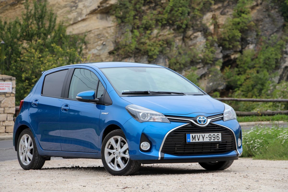 TOYOTA YARIS