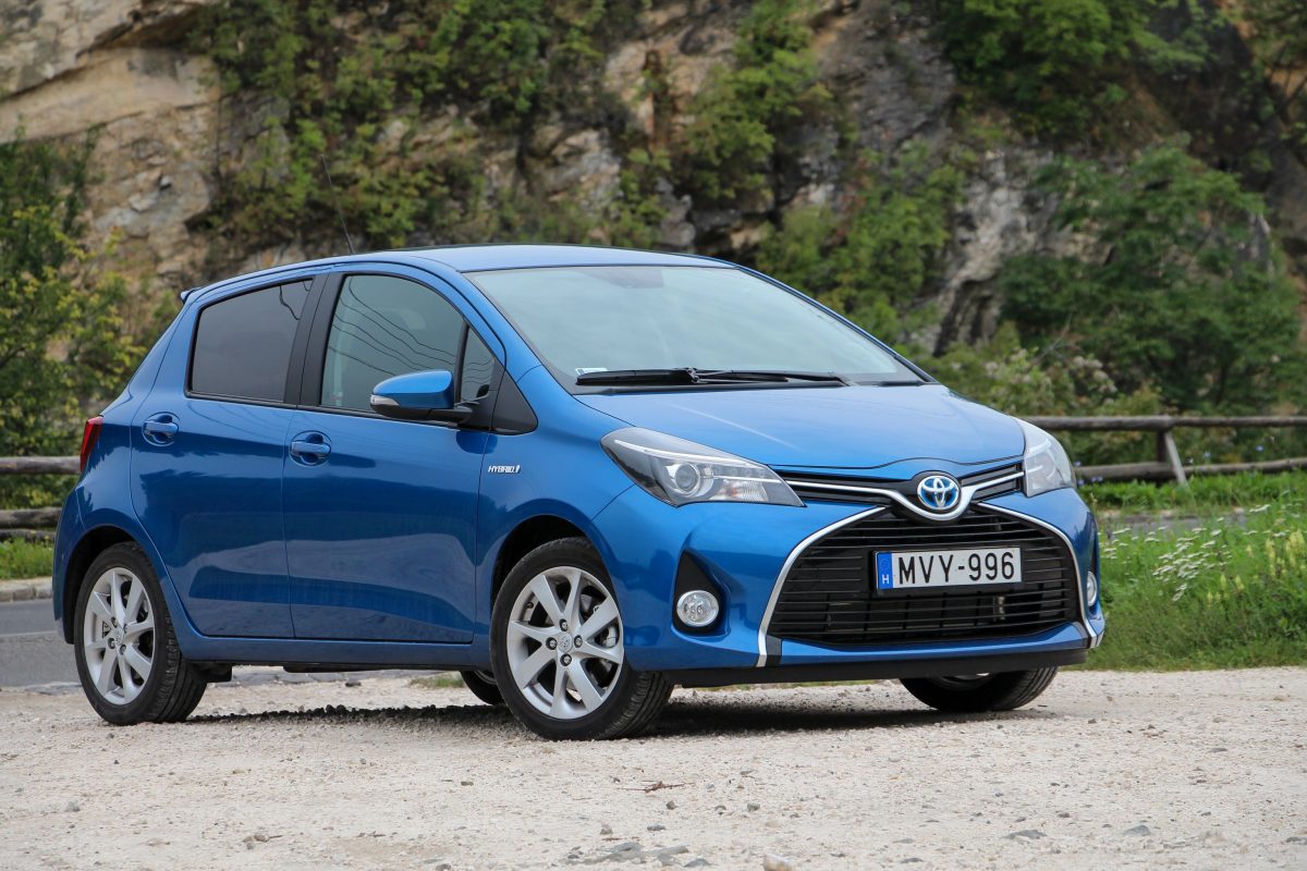 TOYOTA YARIS
