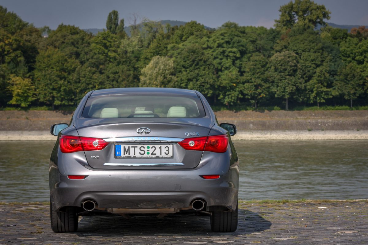 INFINITI Q50