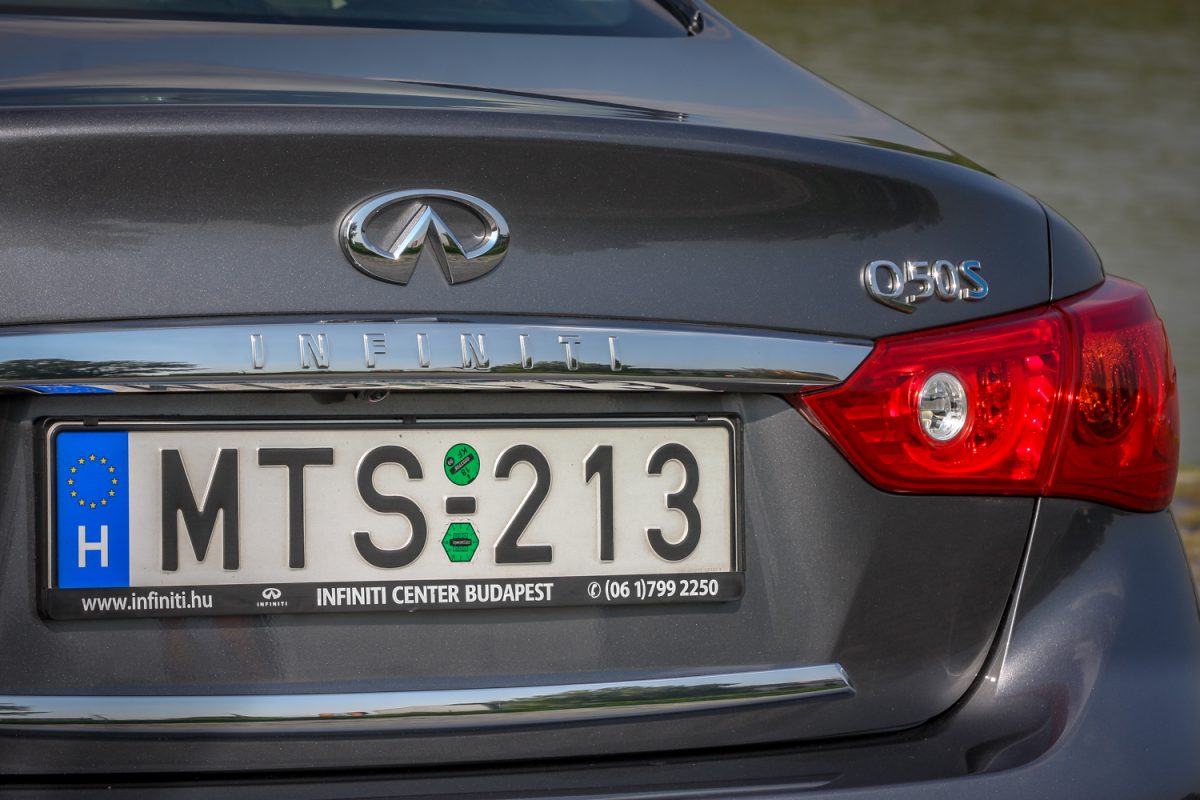 INFINITI Q50