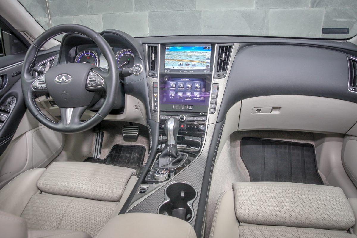 INFINITI Q50