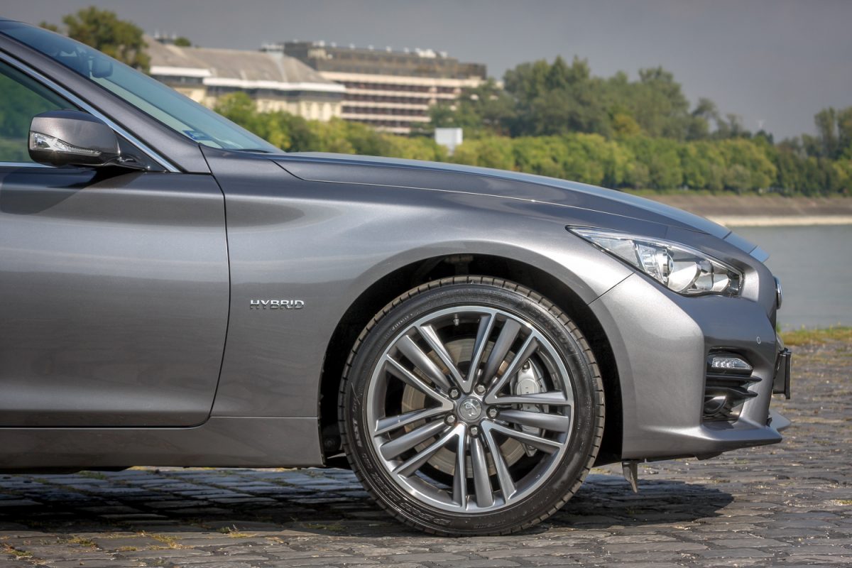 INFINITI Q50