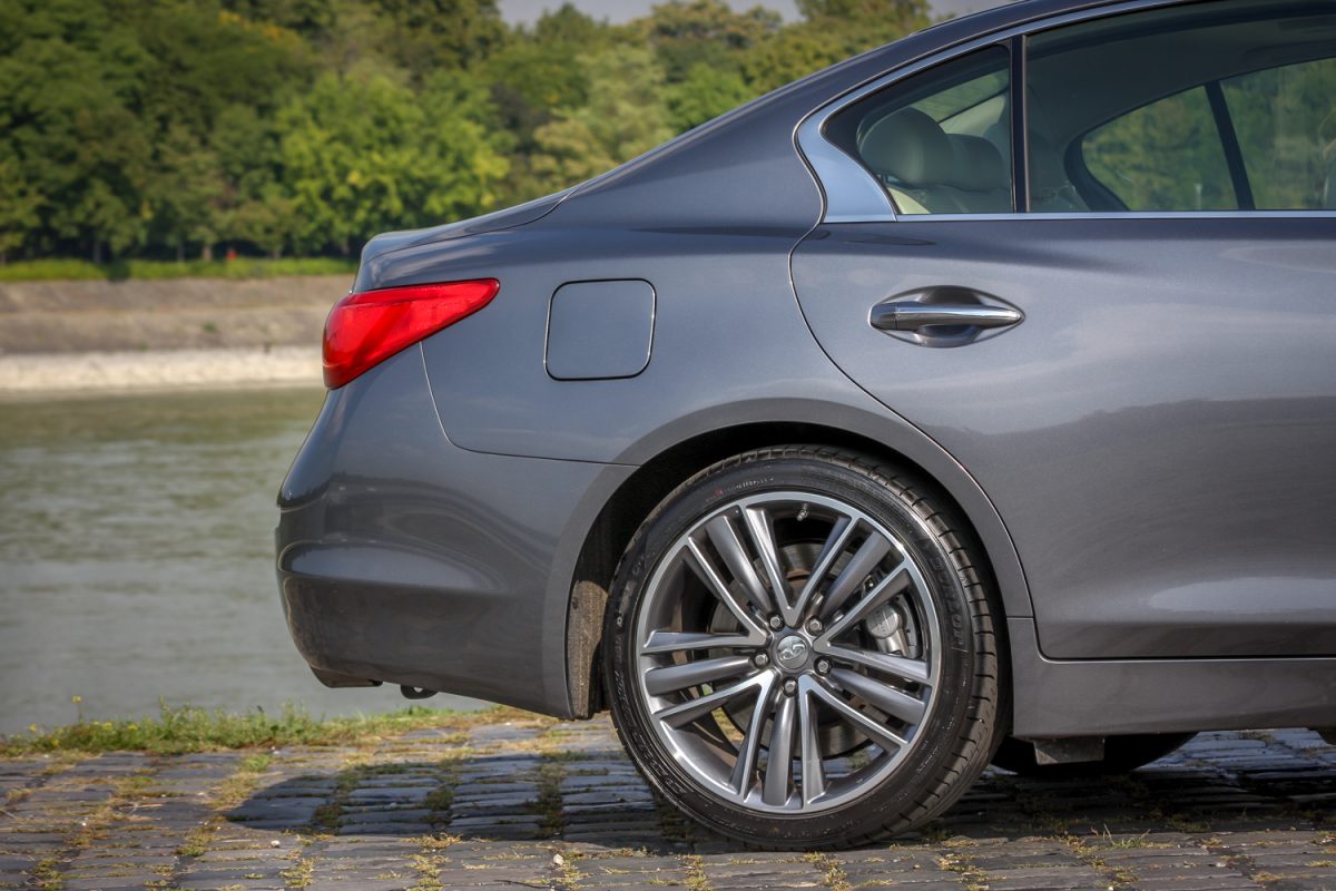 INFINITI Q50
