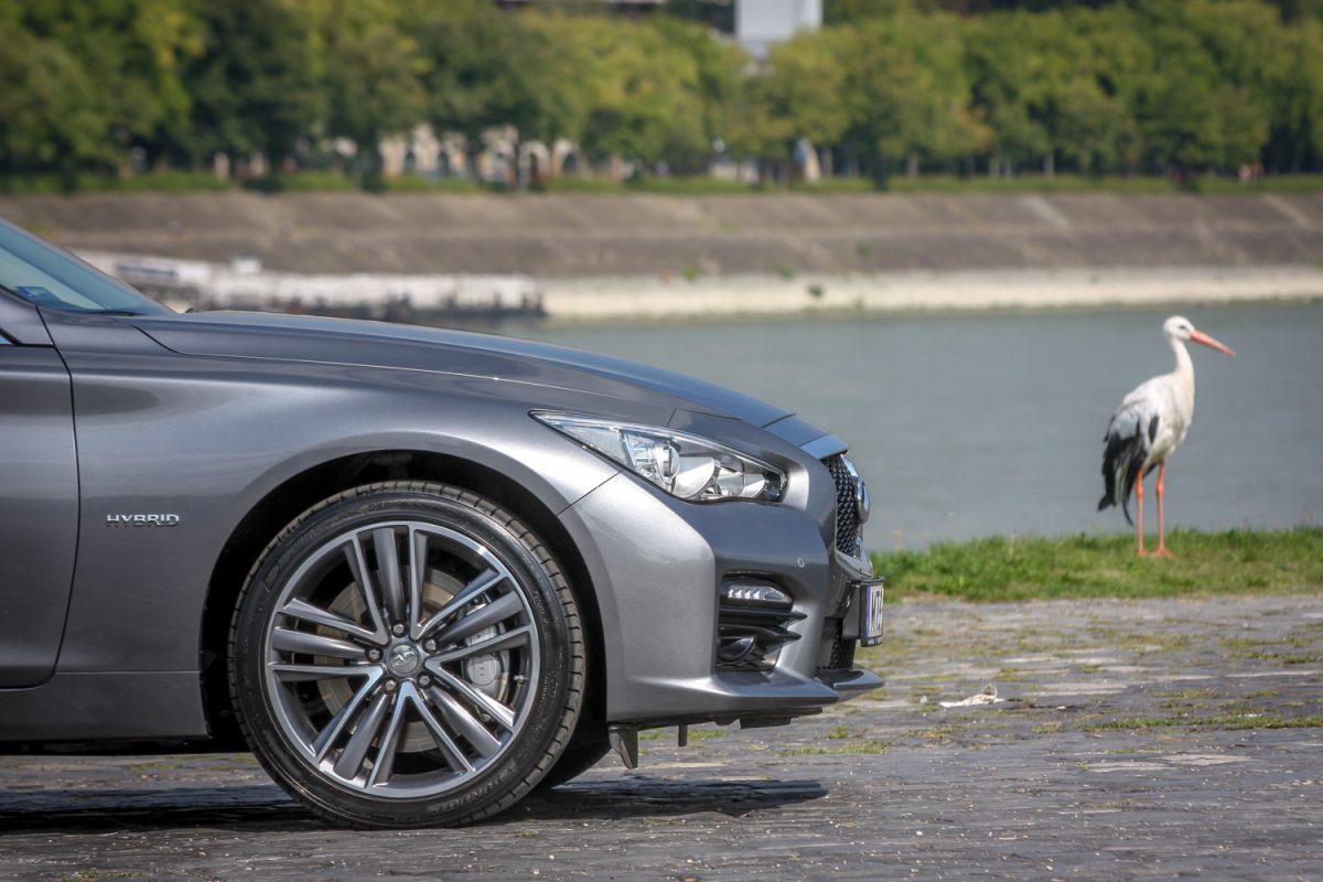 INFINITI Q50