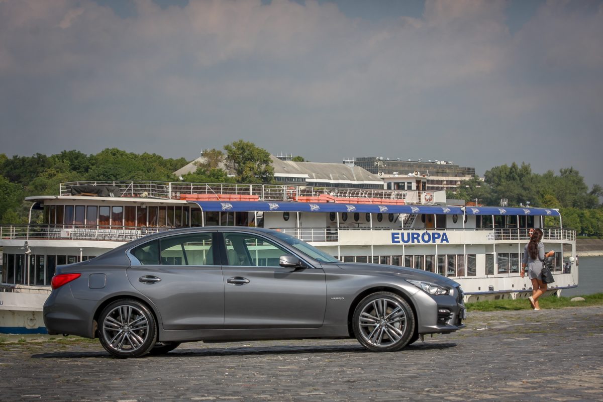 INFINITI Q50