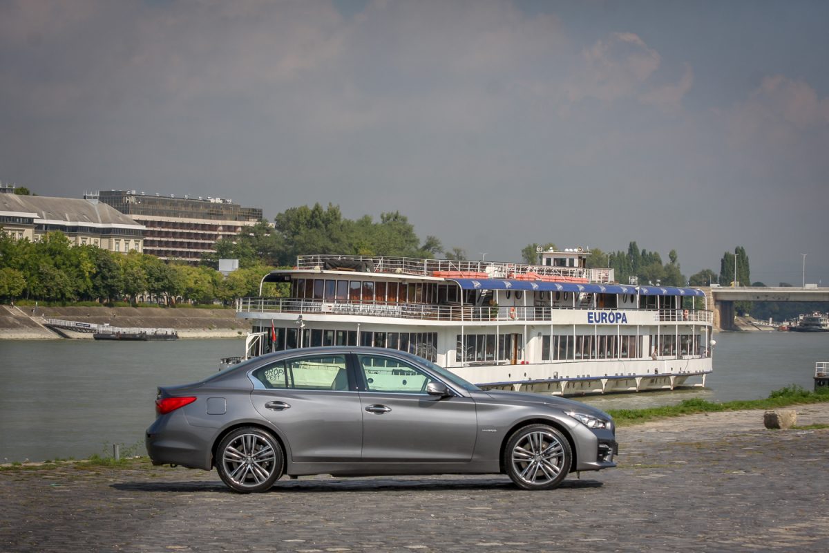 INFINITI Q50