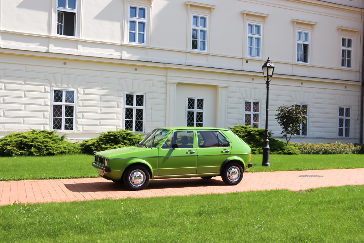 VOLKSWAGEN GOLF