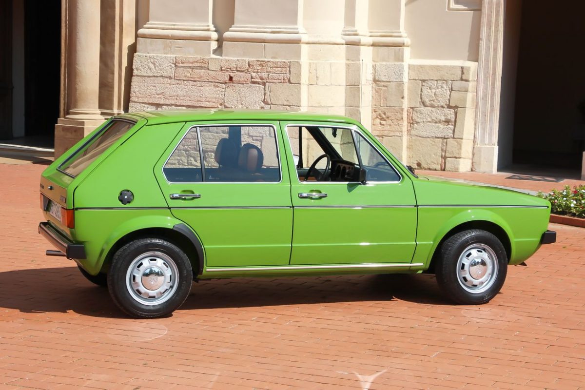 VOLKSWAGEN GOLF