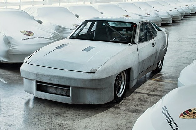 PORSCHE