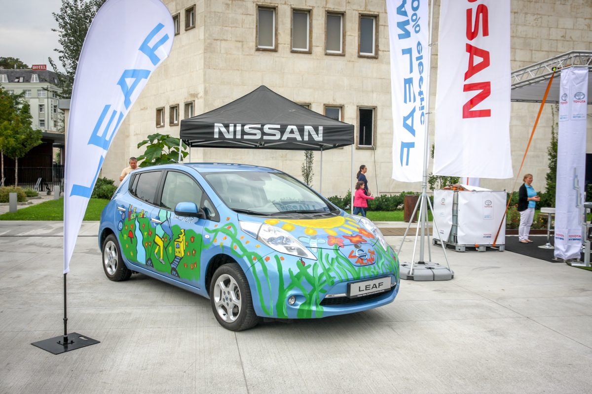 NISSAN