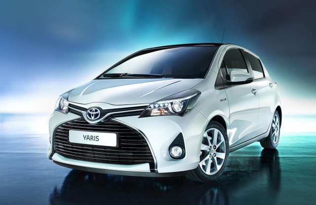 Első képen a frissített Toyota Yaris