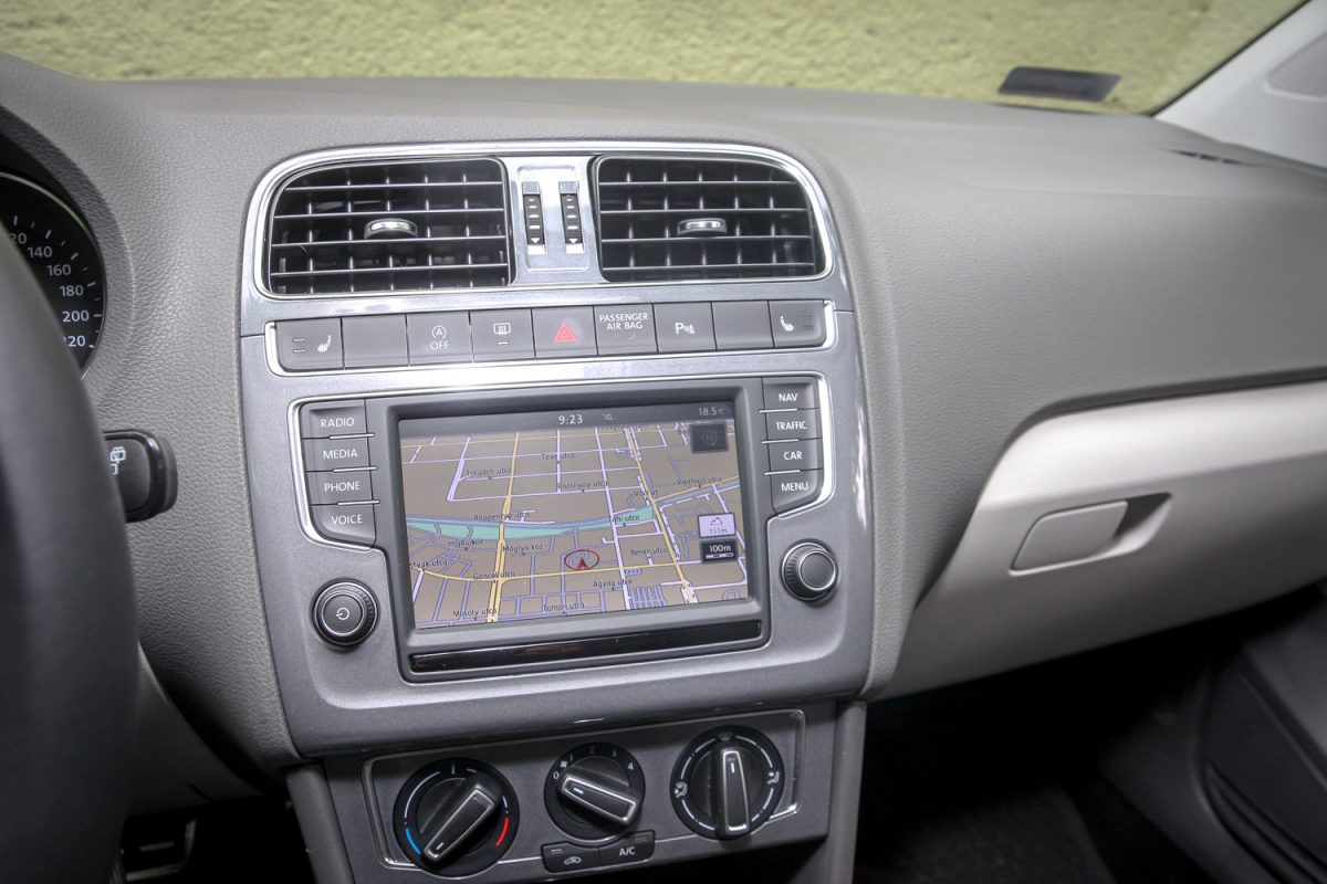 VOLKSWAGEN POLO V