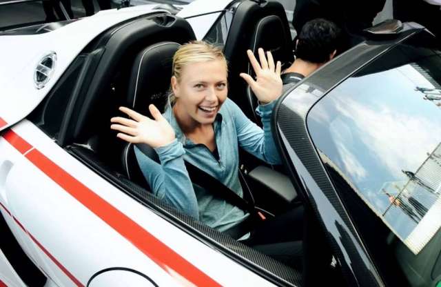 Milliárdos a csaj, de ez a Porsche még neki is drága